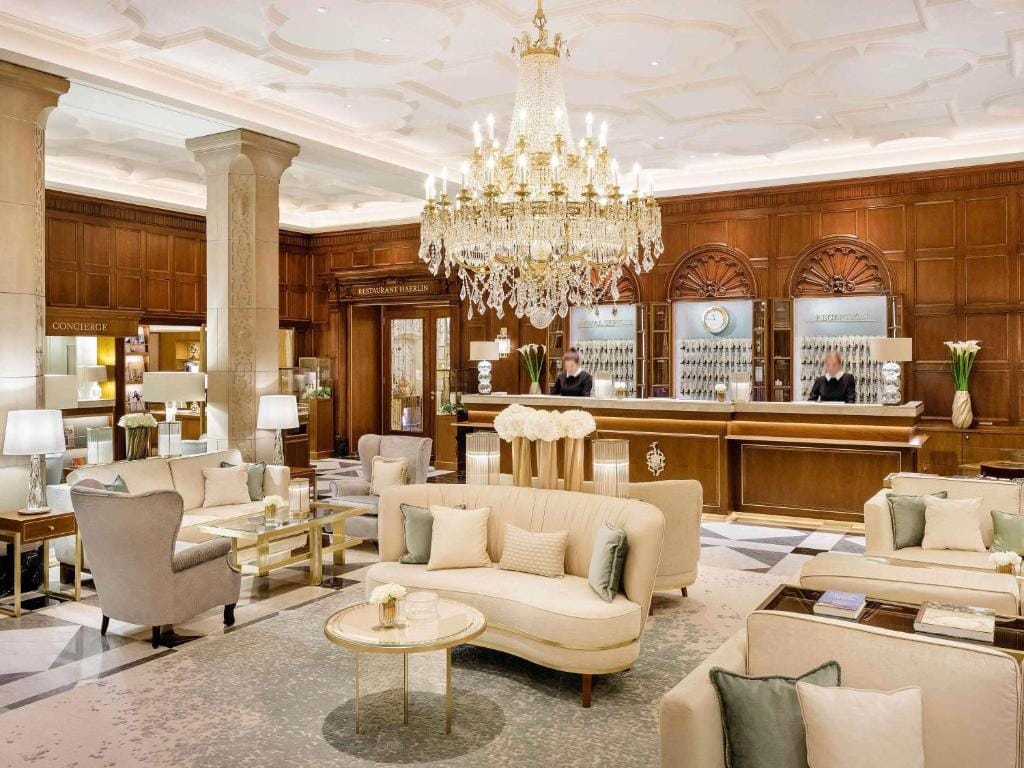 Fairmont Hotel Vier Jahreszeiten — 3