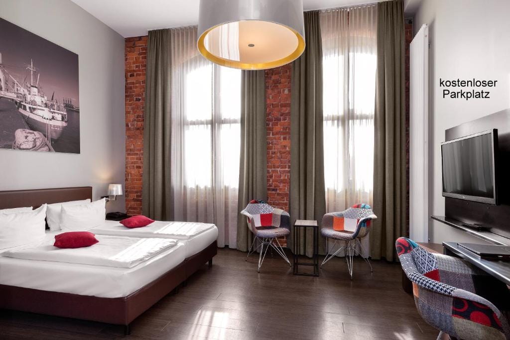Hotel Volksschule — 1