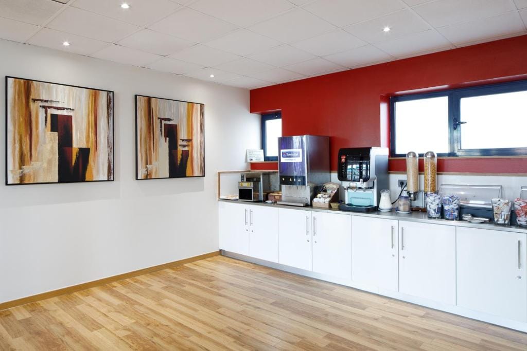 Travelodge Barcelona Fira — 5