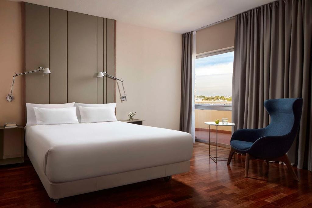 NH Luz Huelva — 2