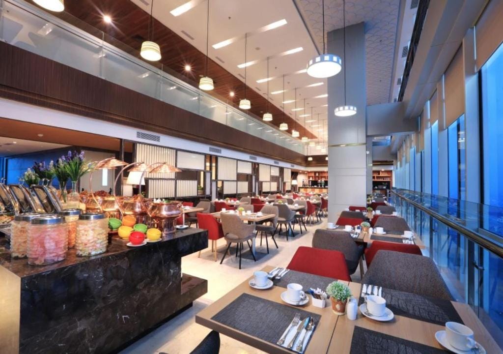 Aston Kartika Grogol Hotel & Conference Center — 5