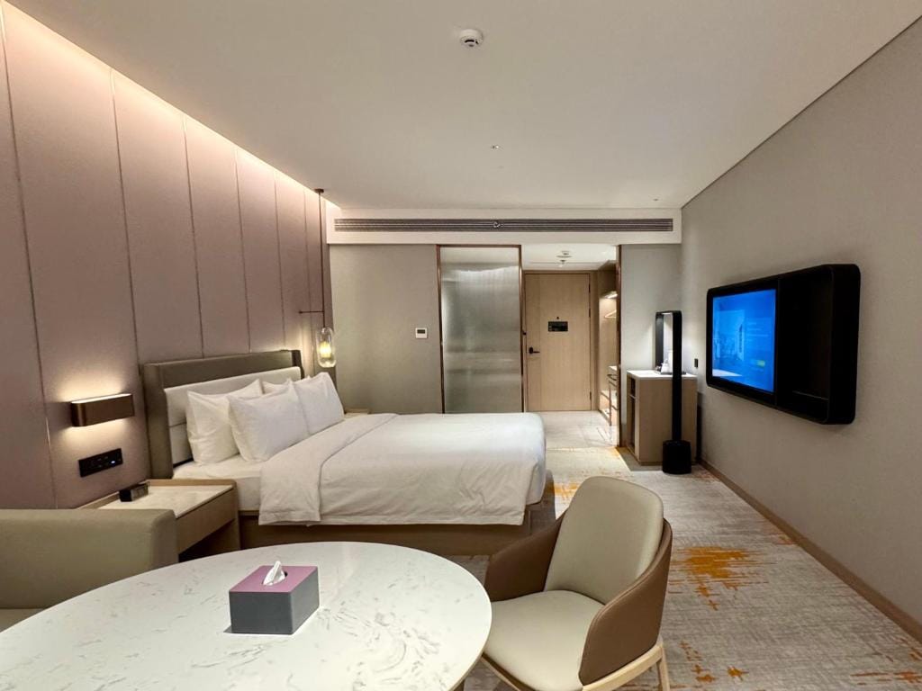 Elong Hotel Jakarta PIK — 4