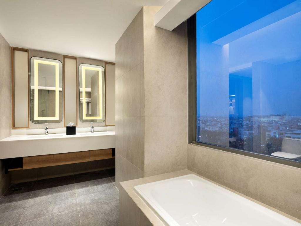 Hilton Garden Inn Jakarta Taman Palem — 3