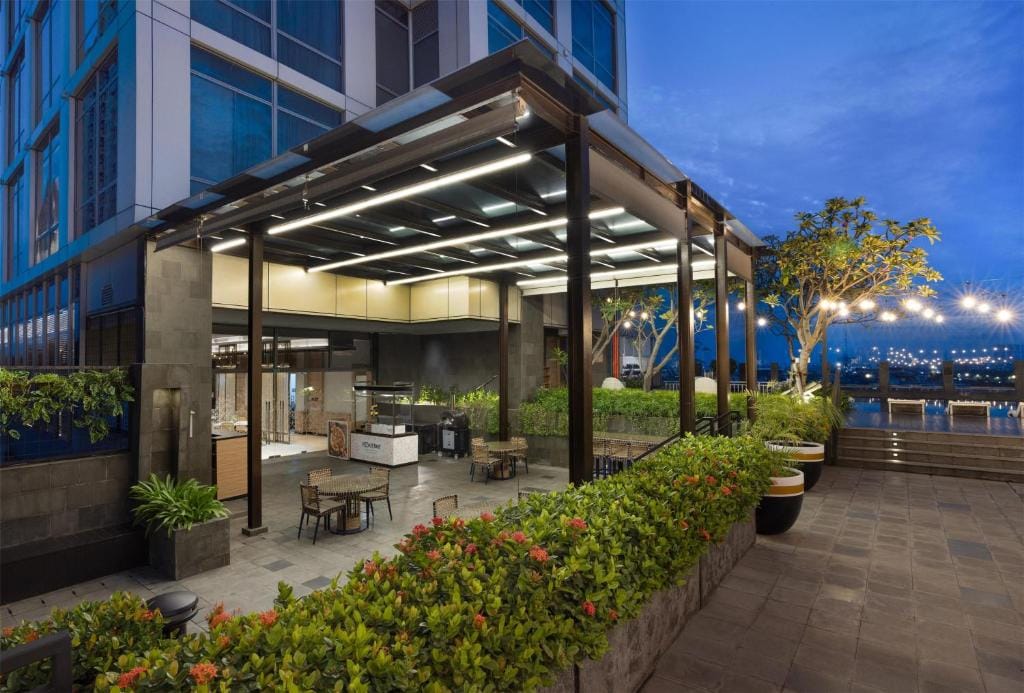 Hilton Garden Inn Jakarta Taman Palem — 5