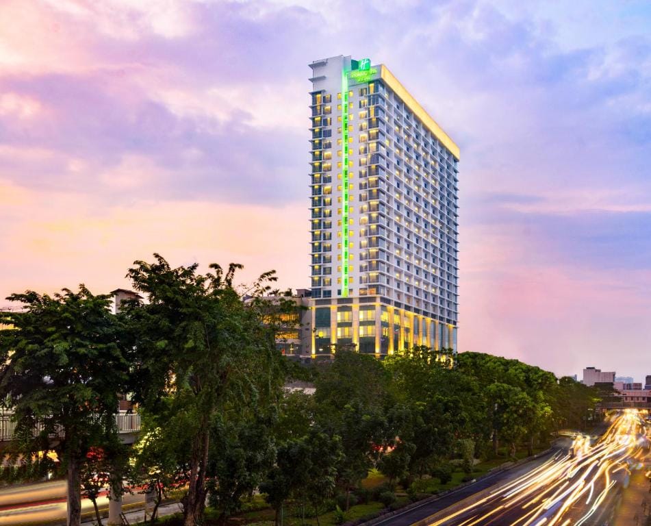 Holiday Inn & Suites Jakarta Gajah Mada by IHG — 4