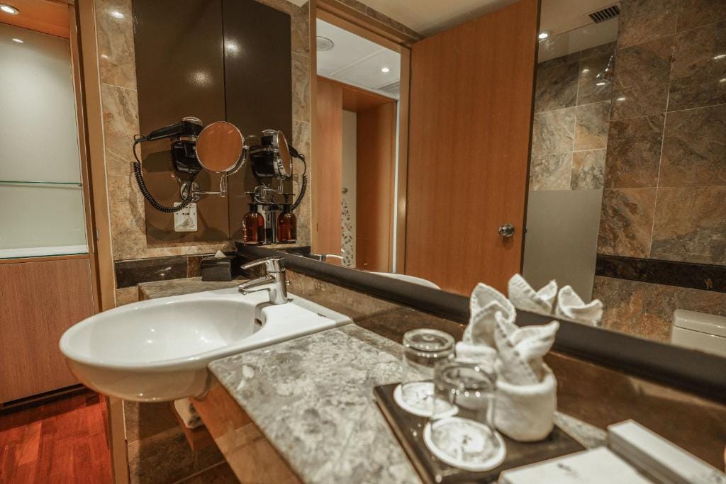 Hotel KIMAYA Slipi Jakarta By HARRIS — 3
