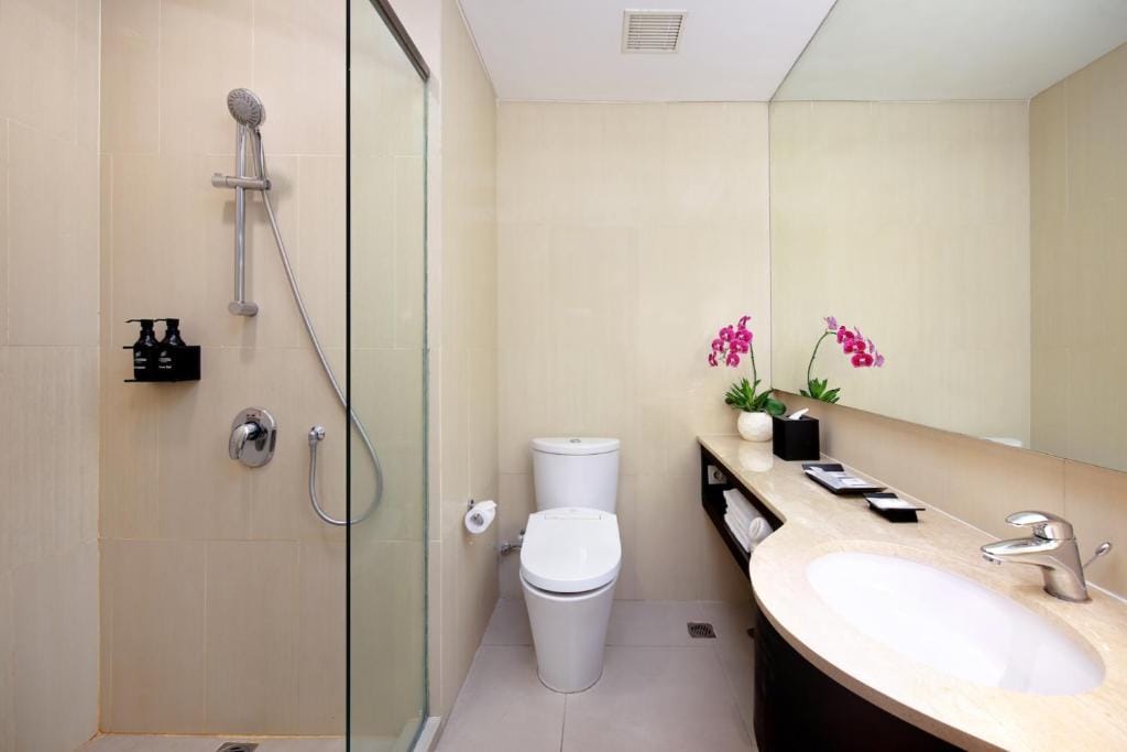 JS Luwansa Hotel & Convention Center — 3