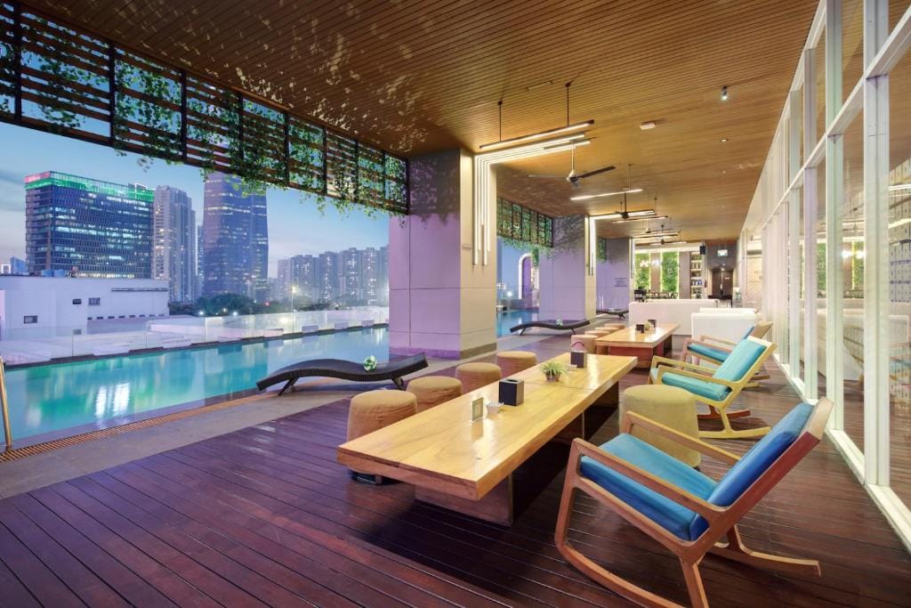 JS Luwansa Hotel & Convention Center — 4