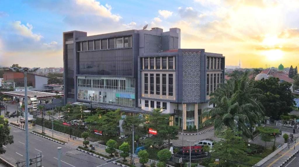 Luxury Inn Arion Hotel — 1