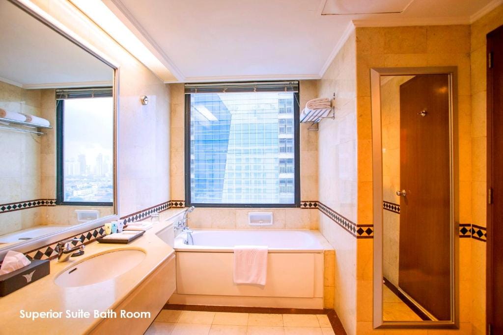 Menara Peninsula Hotel — 3