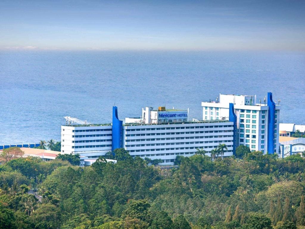 Mercure Convention Center Ancol — 3