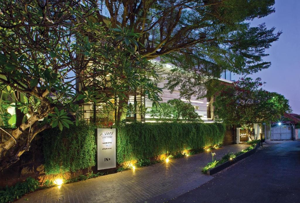 Miers Kuningan, ARTOTEL Curated — 1