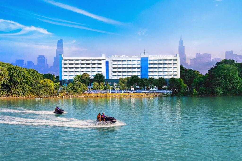 Sunlake Waterfront Resort & Convention — 1