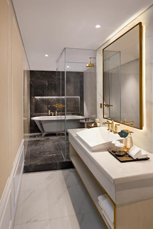 Sutasoma Hotel — 3