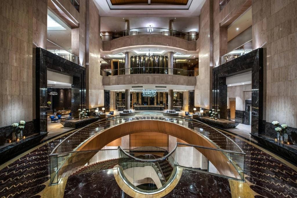 The Ritz-Carlton Jakarta, Mega Kuningan — 1
