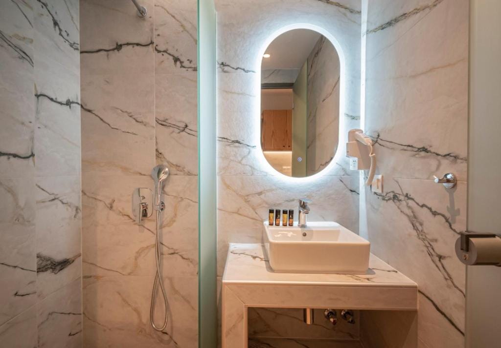 Elegant Maltepe Accommodation — 3