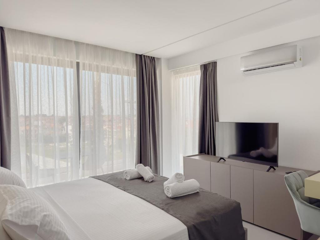 MONO ALEX Kallithea — 5