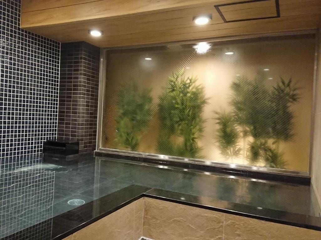 R's Forest Inn — 4