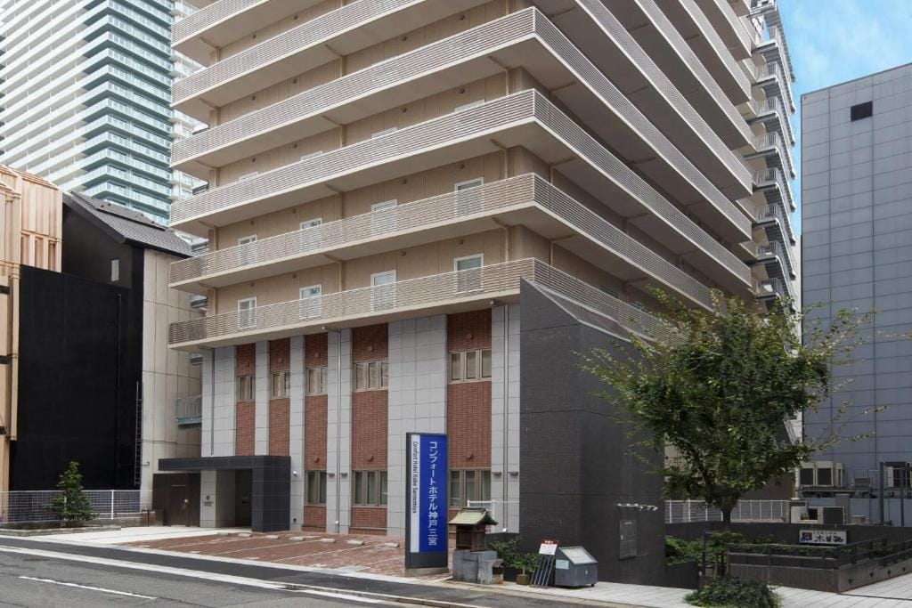 Comfort Hotel ERA Kobe Sannomiya — 2