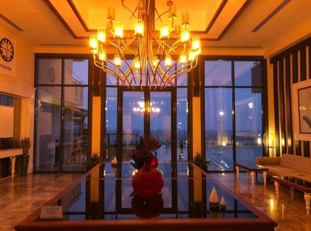 Blue Pier Hotel — 1