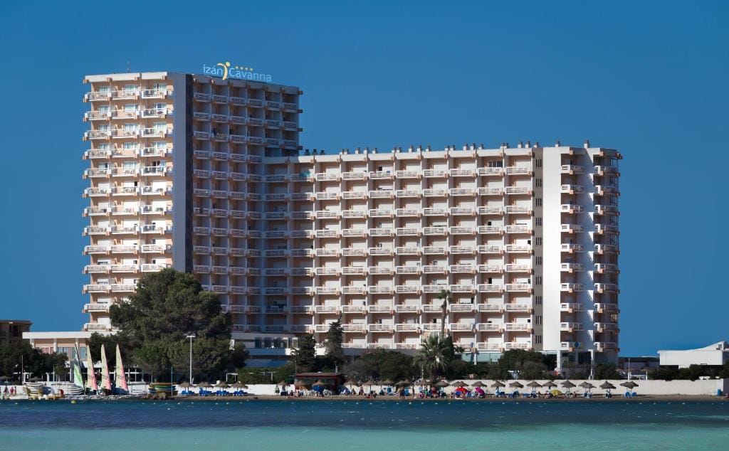Hotel Izán Cavanna — 2