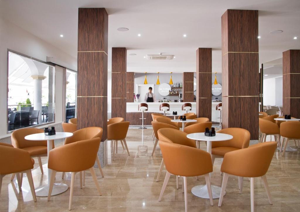 Hotel Los Delfines — 4