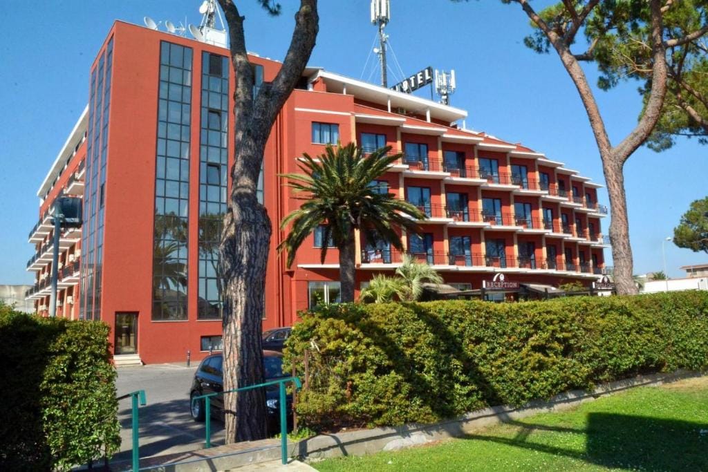 Park Hotel — 2