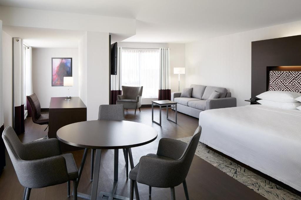 Four Points by Sheraton Lévis Convention Centre — 2
