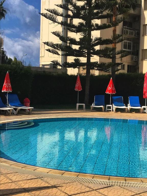 Pigeon Beach Hotel Apartments — 4