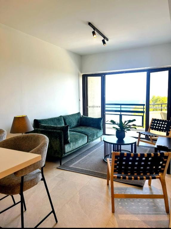 Pigeon Beach Hotel Apartments — 5