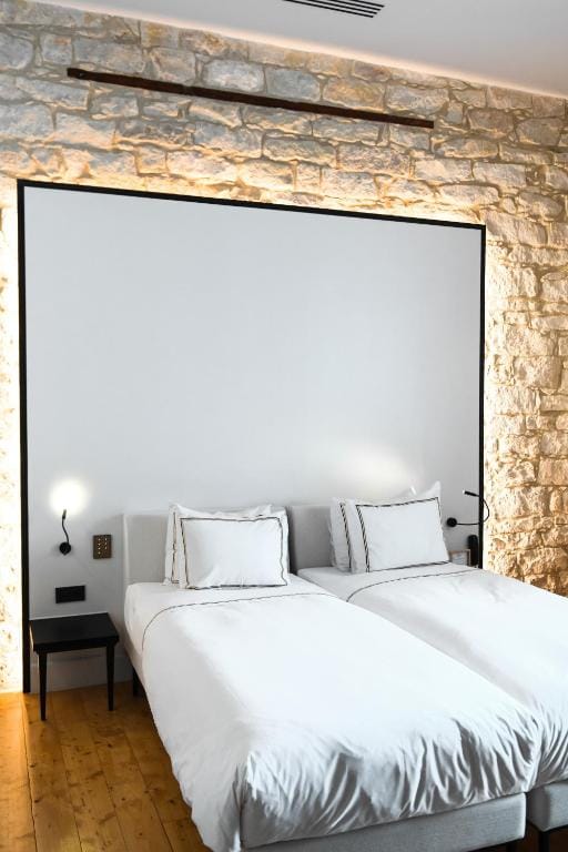 S Paul City Hotel — 1