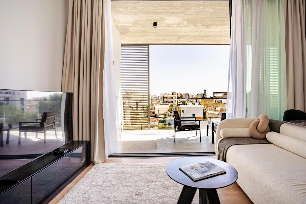 Yamas Urban Living Sequoia Residence — 1