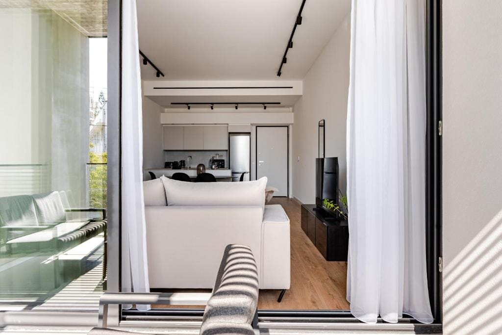 Yamas Urban Living Sequoia Residence — 3