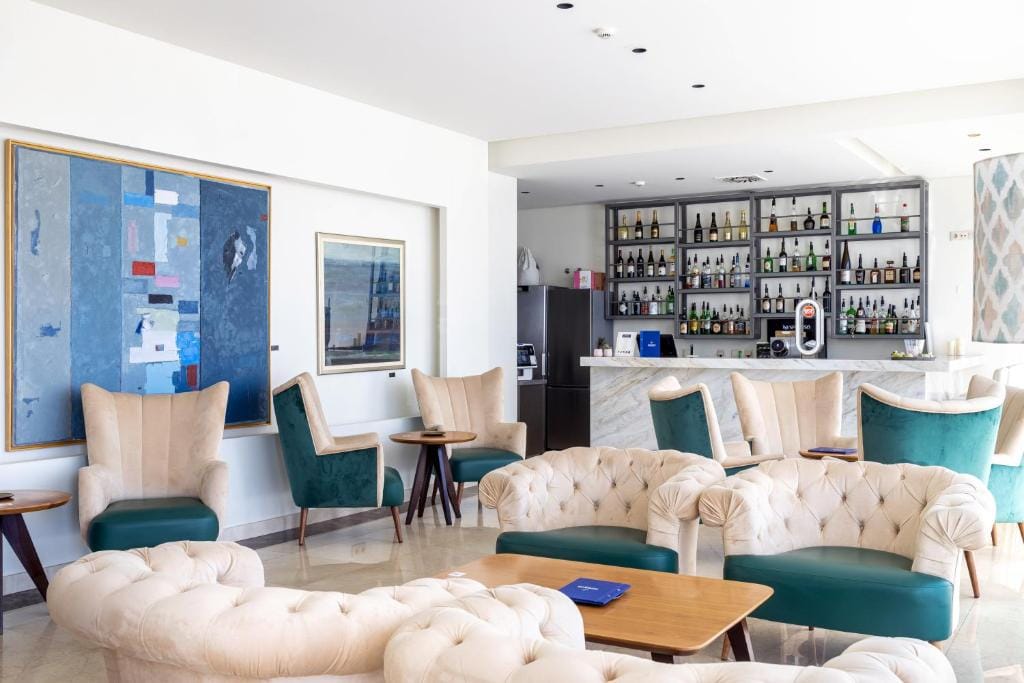 Oporto Airport & Business Hotel — 5