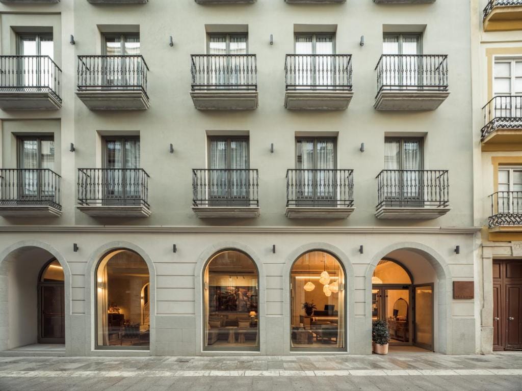 Hotel Well and Come Málaga — 3