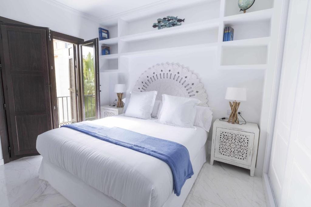 THE CLOCK HOUSE - Luxury Urban Suites — 2