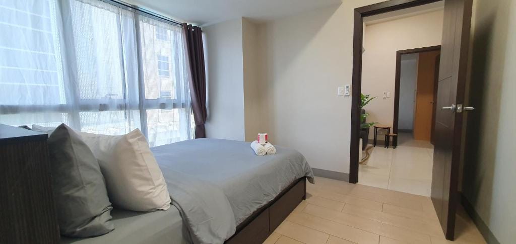 2BR at the FORT BGC near Malls, Restaurants & Shops — 2