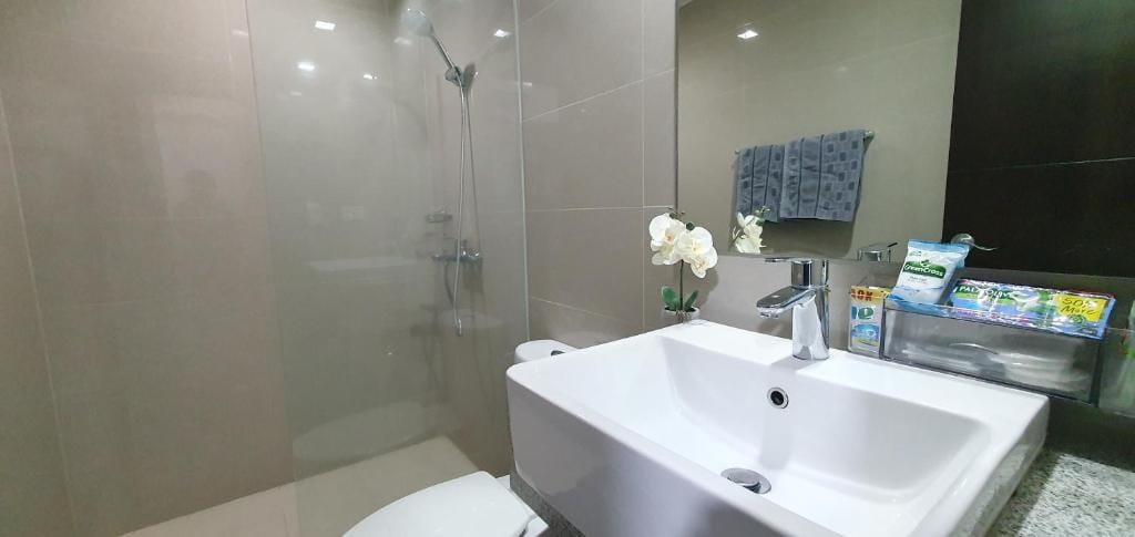 2BR at the FORT BGC near Malls, Restaurants & Shops — 3