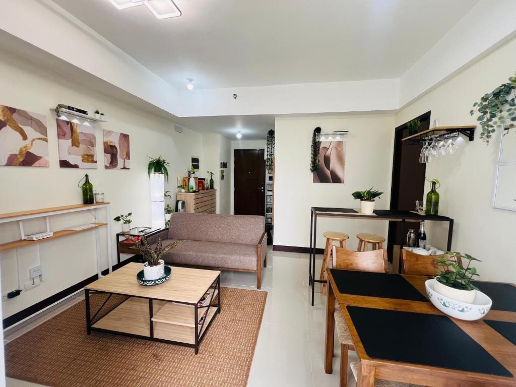 Casa Tagpuan at Manhattan Heights — 5