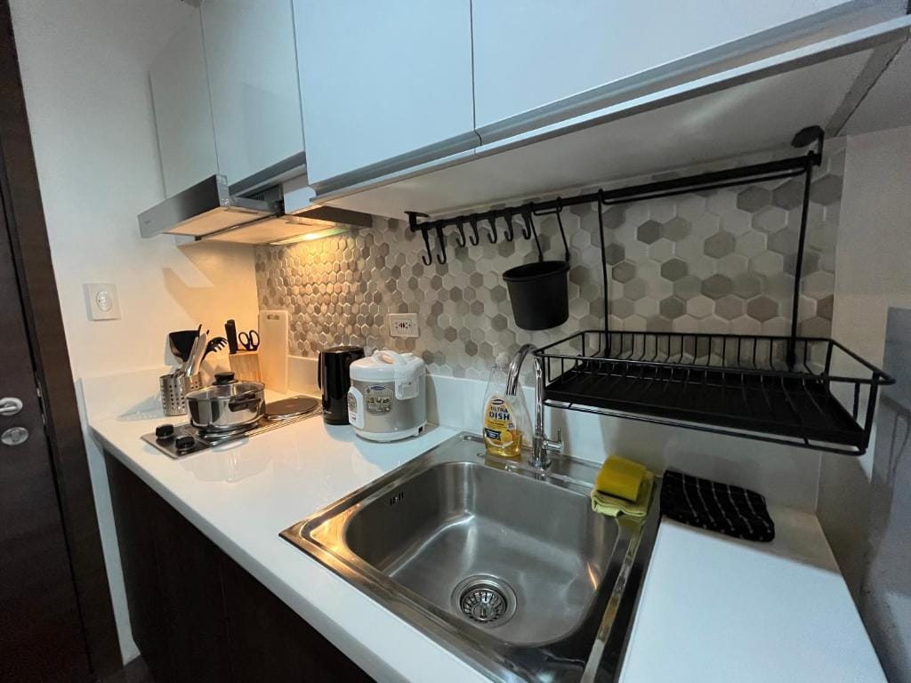 Homey 1 Bedroom Unit at Air Residences — 3