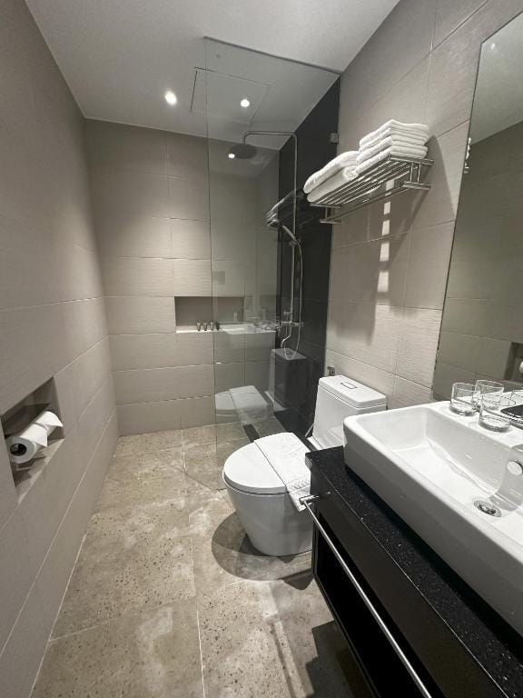 KL Executive Greenbelt (KLX) — 3