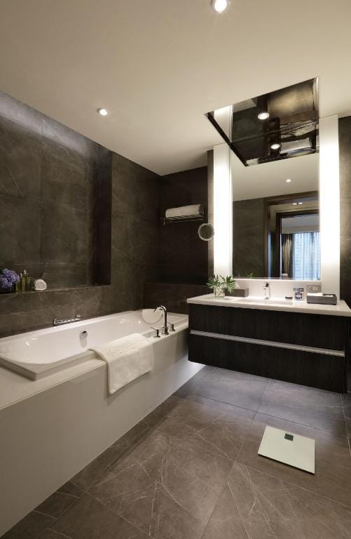 Makati Diamond Residences — 3