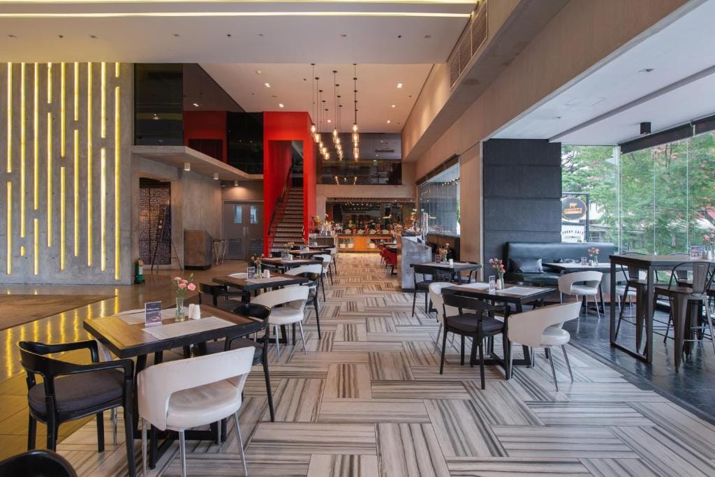 The B Hotel Quezon City — 4