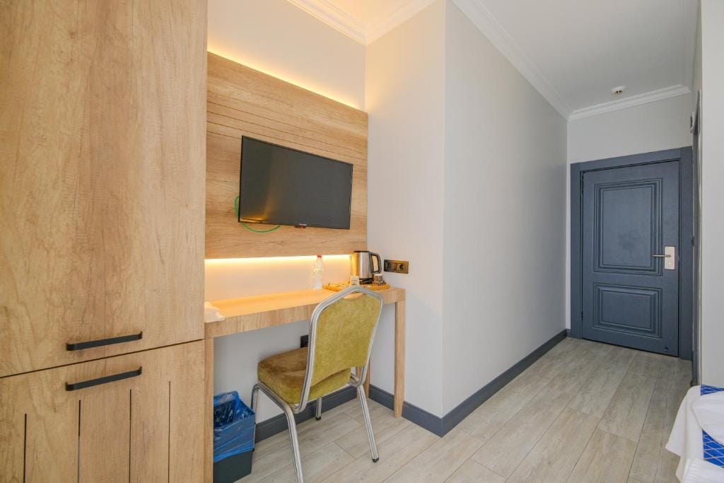 Kar Hotel — 5