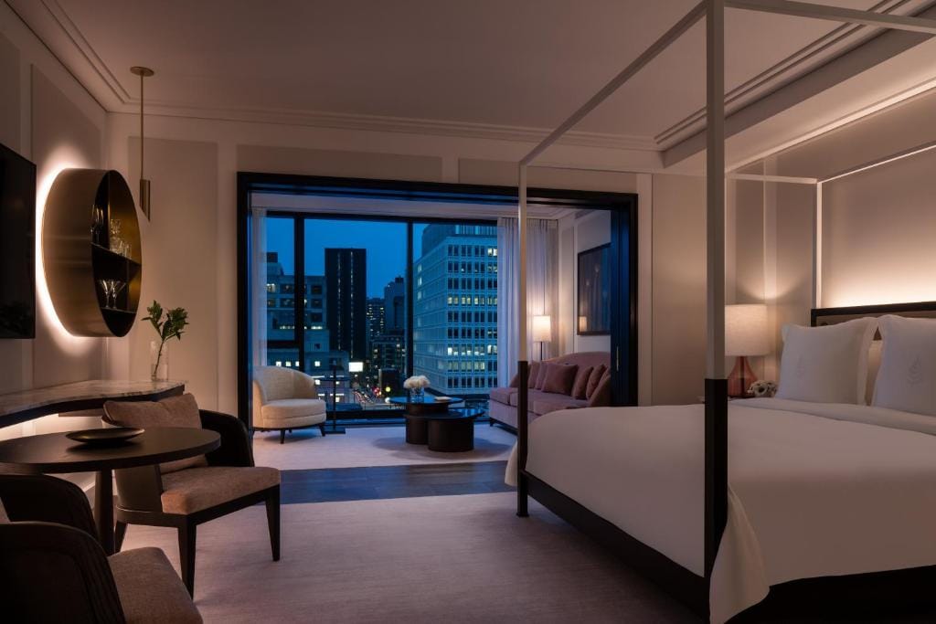 Four Seasons Hotel Montreal — 2