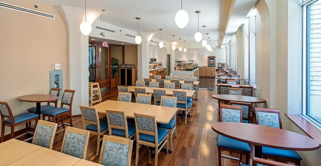 Le Square Phillips Hôtel & Suites — 5