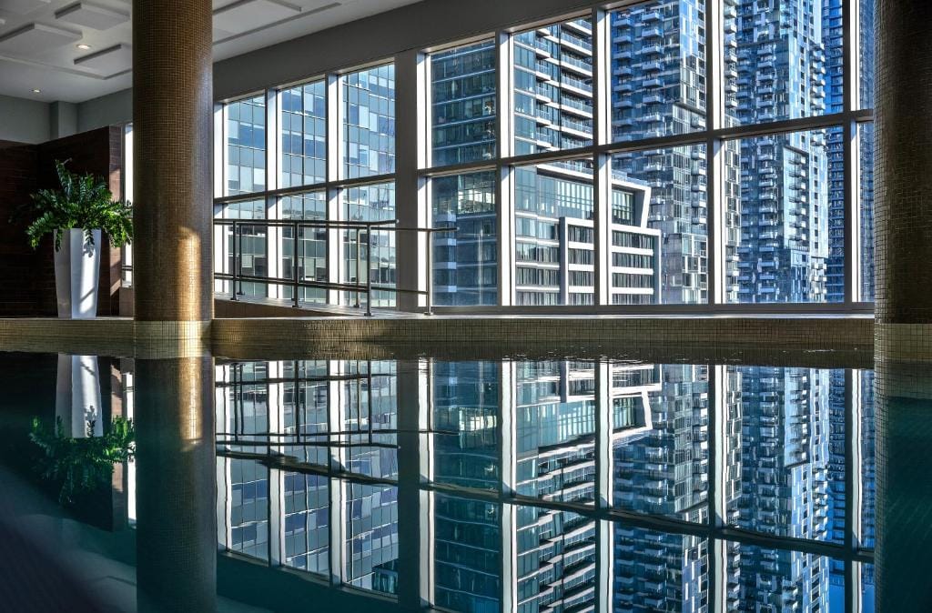 Warwick Le Crystal - Montréal — 1