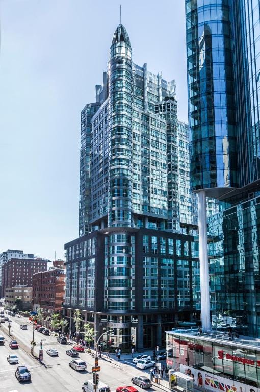 Warwick Le Crystal - Montréal — 4