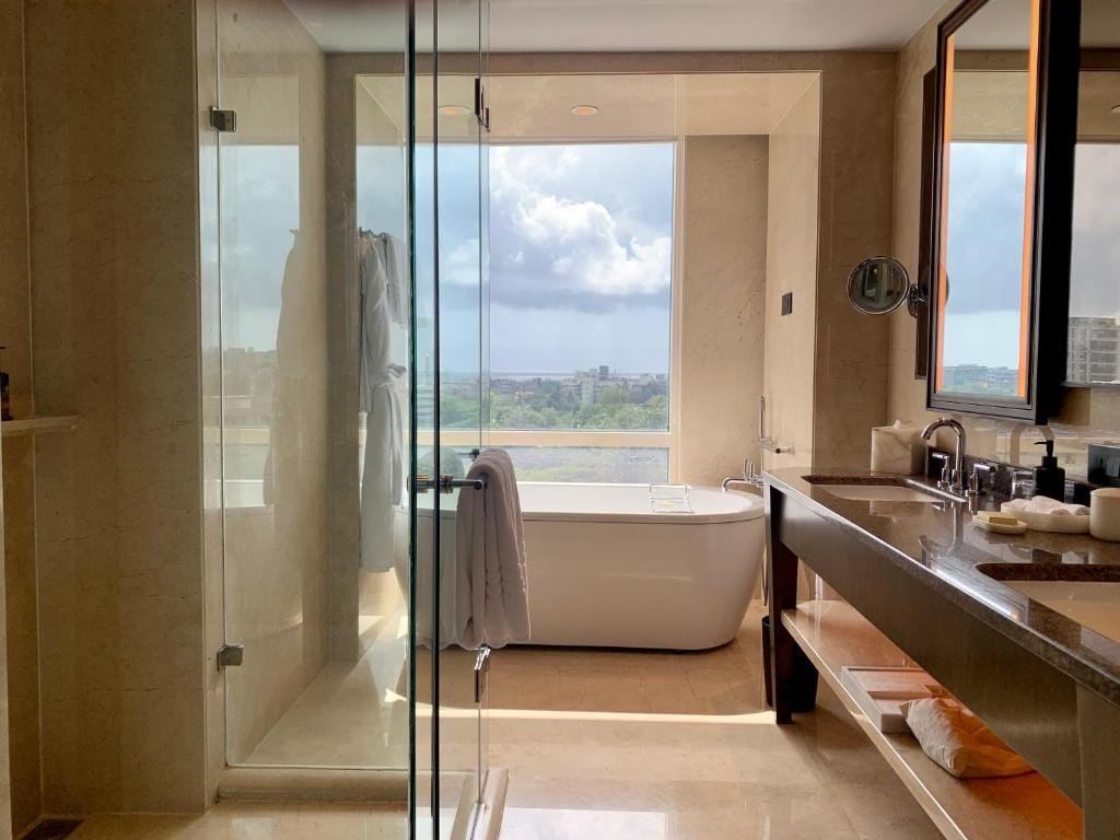 Four Seasons Hotel Mumbai — 3
