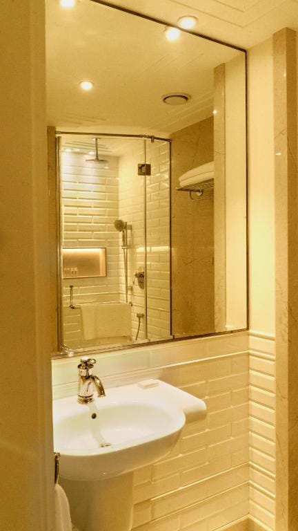 Hotel Harbour View Colaba — 3